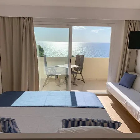 布劳蓬雷纳度假村 4*